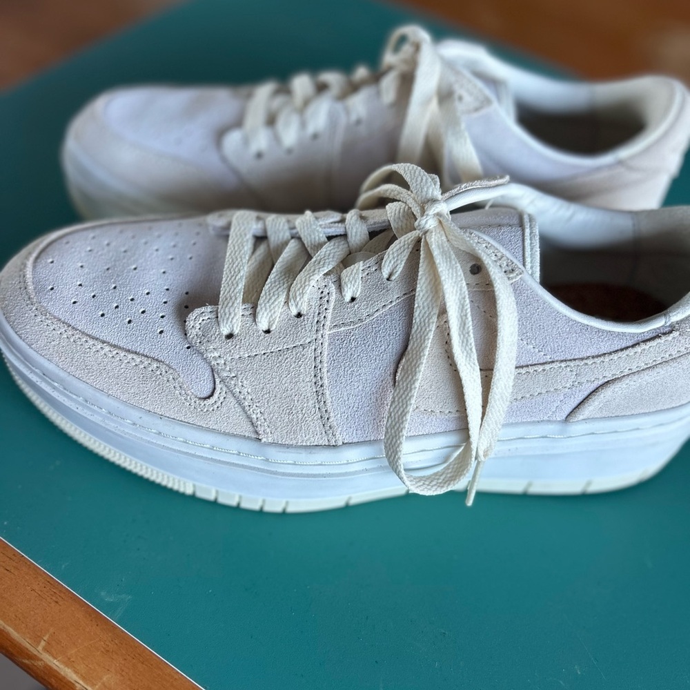 Air 1 Jordan Elevate Low Tops. Coconut. W 9.5 - Picture 2 of 6